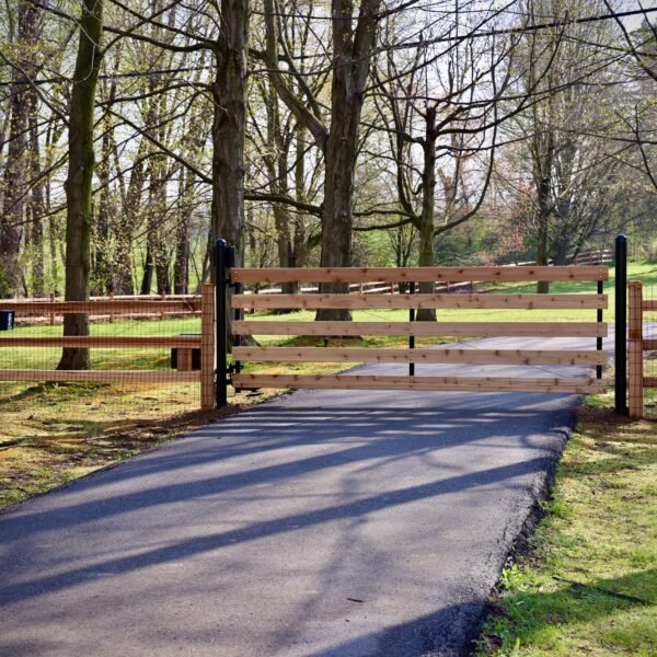 Decorative automatic gate